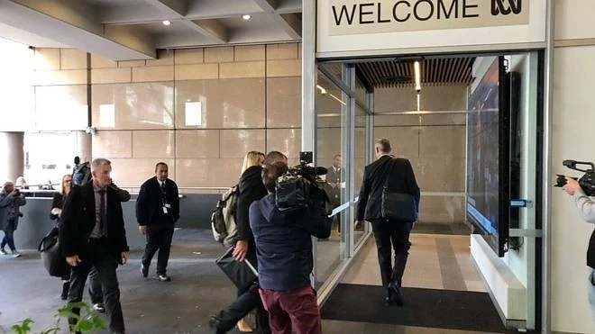 Полиция нахлу в обществената телевизия в Австралия заради военно разследване