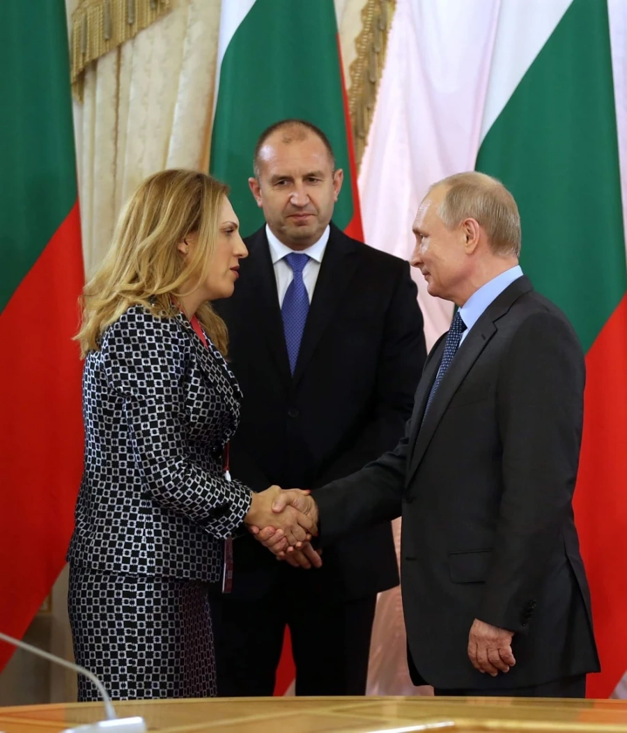 Вицепремиерът Николова: България има нужда от алтернативни доставки на газ