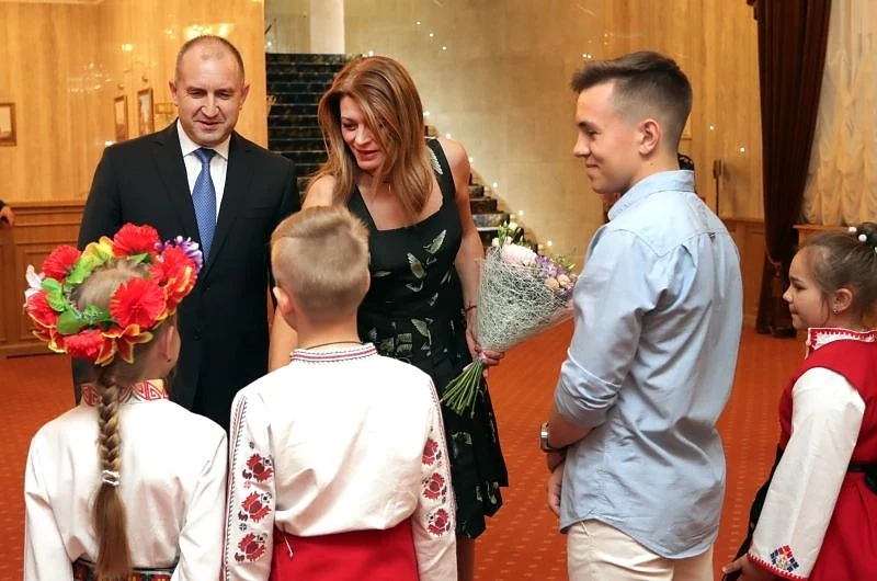 Президентът пред сънародници в Санкт Петербург: Да пазим езика и традициите си