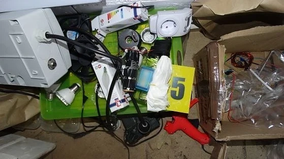 Психологът на обвинения в подготовка на атентат ученик: Младежът е гледал видеа как се прави самоделна бомба