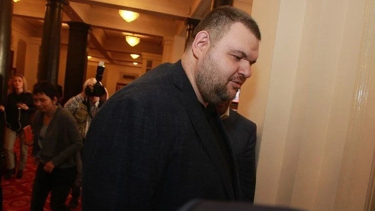 0 лв. партийна субсидия предлагат Пеевски и ДПС  