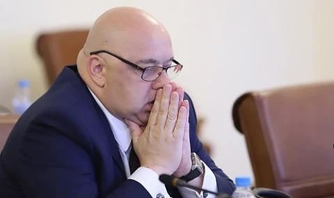 Кралев: Строим нов национален стадион
