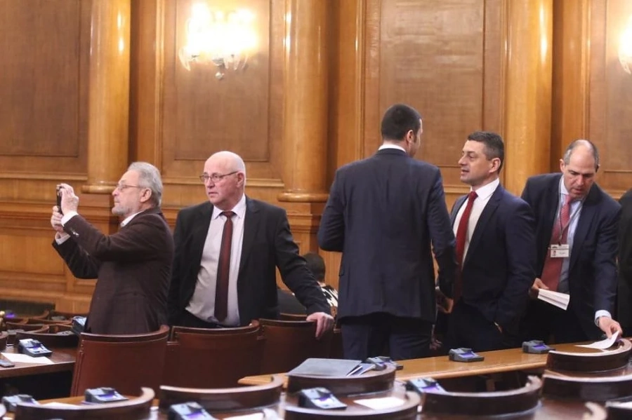 Скандал в парламента за смъртта на малката Мими