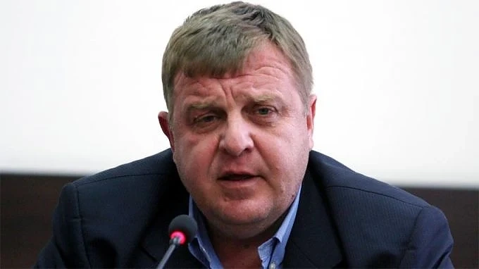 Каракачанов отхвърля възможността руски специалисти да участват в ремонта на изтребителите Су-25