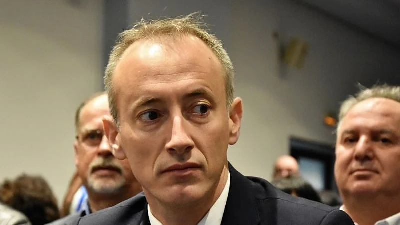 МОН сменя оценяването на учебниците след скандала с благовидно представения комунистически режим