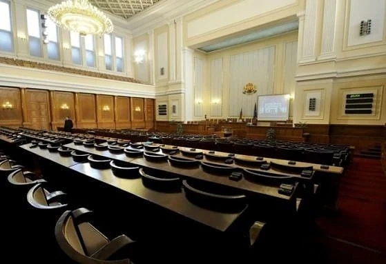 Воля и Волен свалиха субсидията на 1 лев, ГЕРБ в комбина с ДПС