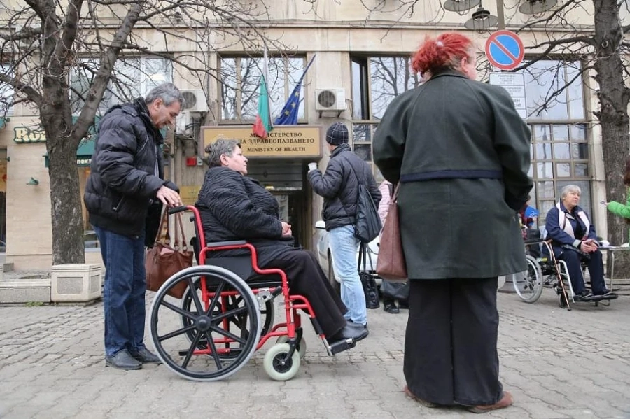 Лекари от ТЕЛК предупредиха: Желаещите по-висока инвалидност ще чакат повече