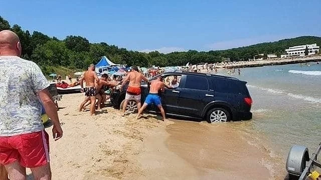 Шофьорът на затъналия джип на плажа се готвел за състезание