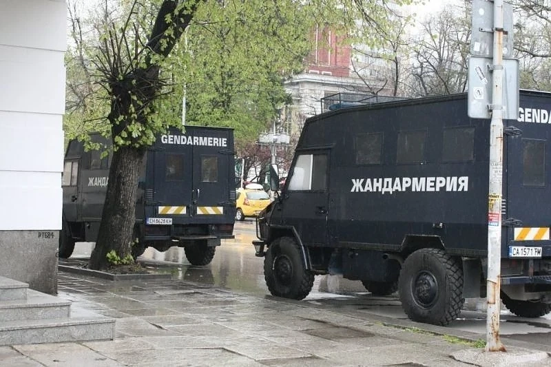 Повдигнаха обвинения на шефката на митническото бюро в Севлиево, вземала \'такса спокойствие\'