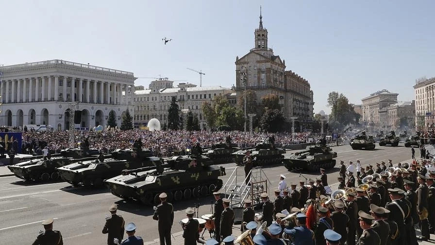 Зеленски отмени традиционния военен парад по случай Деня на независимостта в Украйна