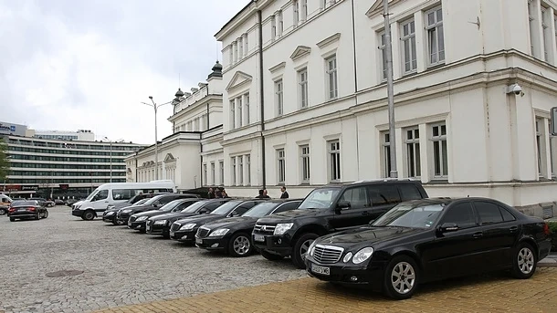 В НС гласуват дали да се забранят продажбата на наргиле на деца и пушенето му на закрито 