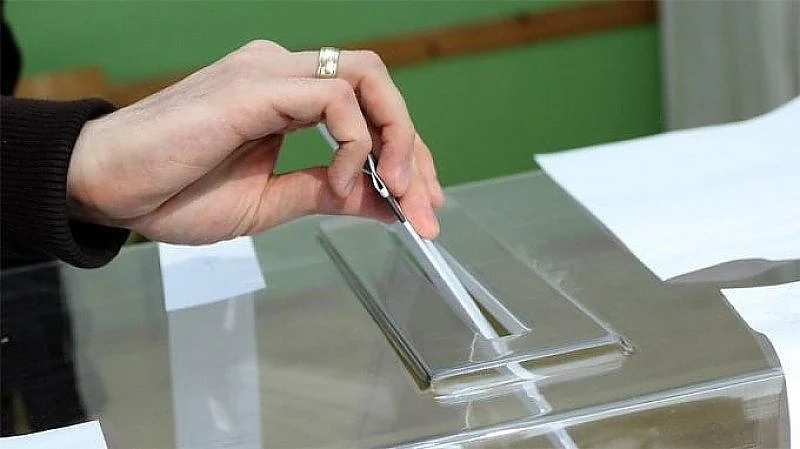 Българското население е изгубило вяра в партии и политици, и че изборите са честни