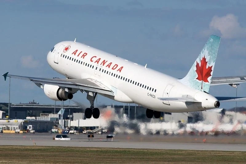 Силна турбуленция на борда на Air Canada, 37 ранени 