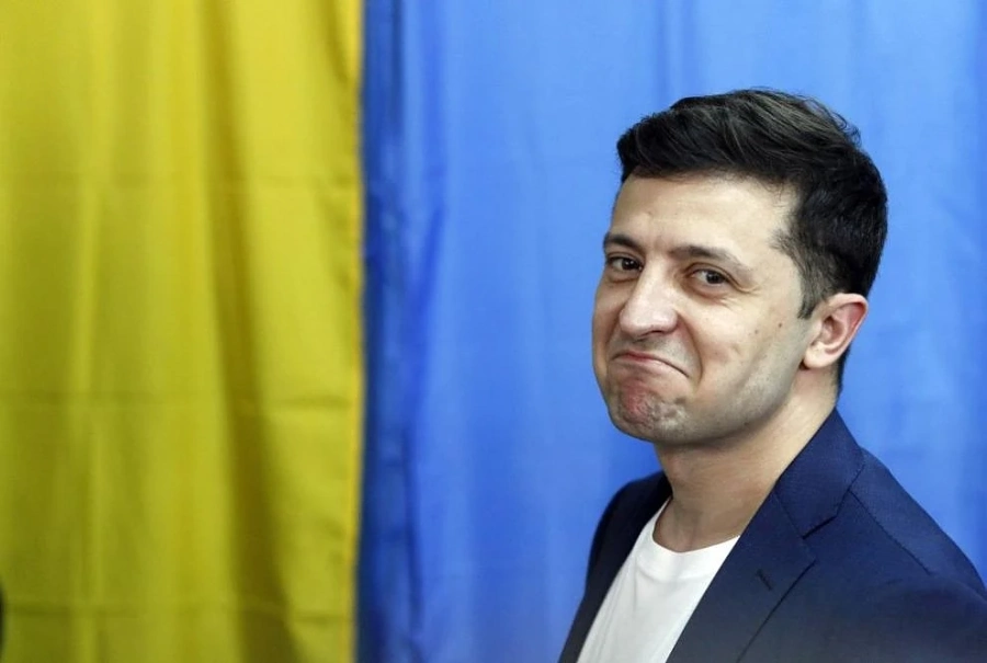 Партията на президента Зеленски води убедително на изборите в Украйна
