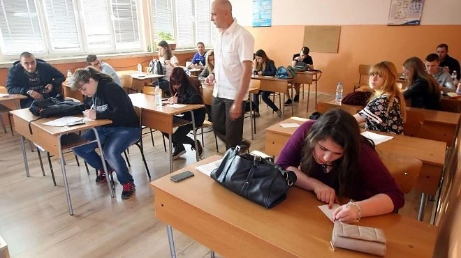 МОН предлага учителите свободно да планират работата си в клас според възможностите на учениците