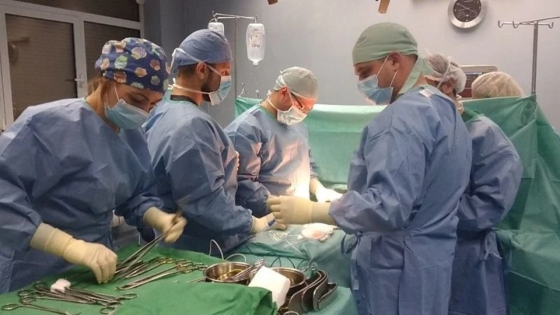 Мъж в мозъчна смърт даде шанс за живот на двама пациенти с бъбречна недостатъчност