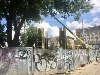 Обществена тоалетна в парк се превръща в заведение