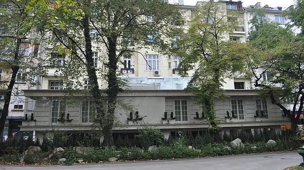 Продават част от имота на Цветан Василев  в градинката на \