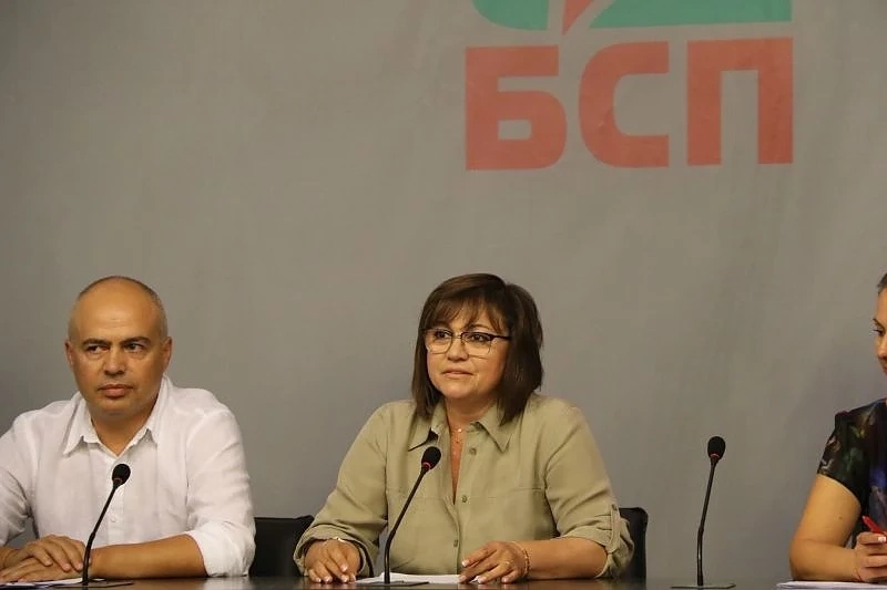 Нинова към Борисов: По-спокойно, кампанията е на старта – пилците се броят наесен
