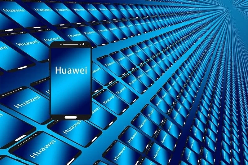 Следващият телефон на Huawei ще е без Google Apps