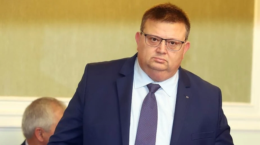 Цацаров нареди на Гешев да провери защо спря радиото