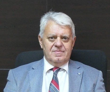 Как новият шеф на БАБХ е станал професор