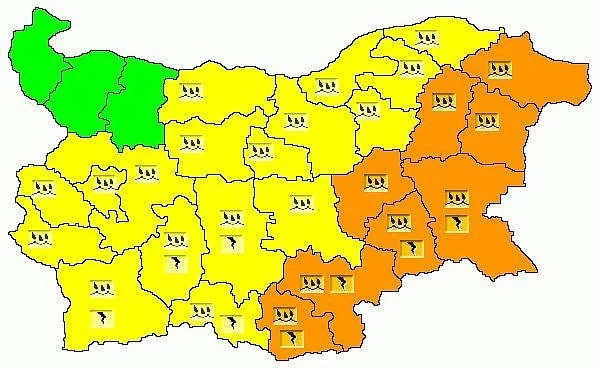Жълт и оранжев код за валежи днес, нахлува студен въздух