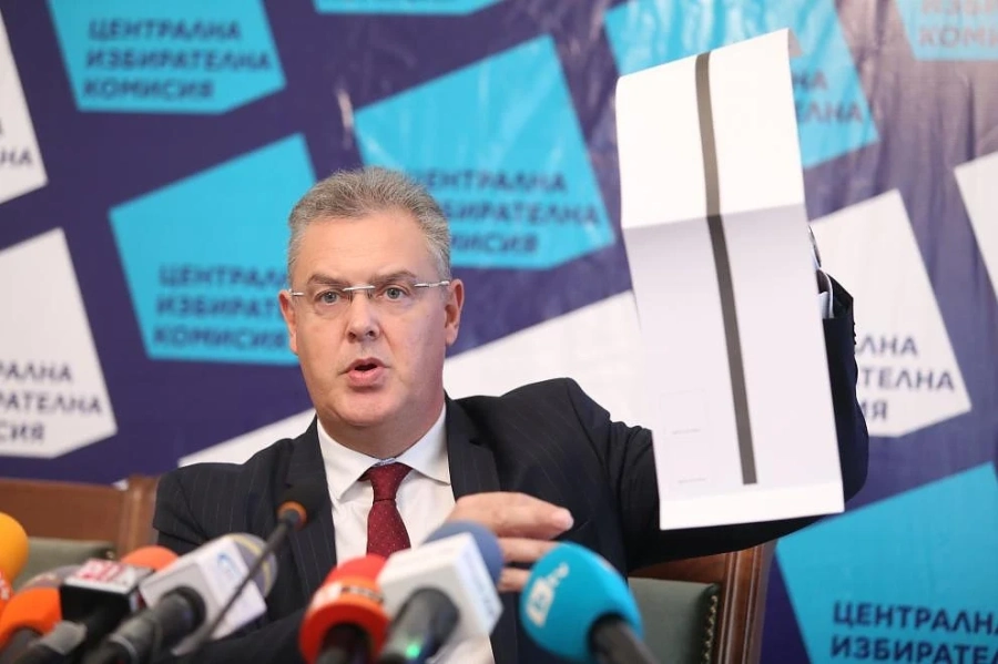 Тръгнаха първите бюлетини за Бургас, Русе, Варна, Шумен и Търговище