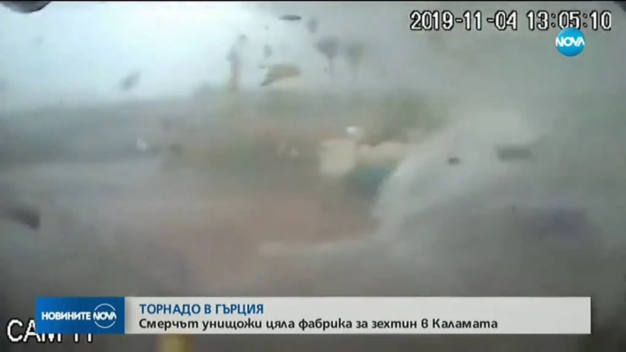 Опустошително торнадо в Гърция 