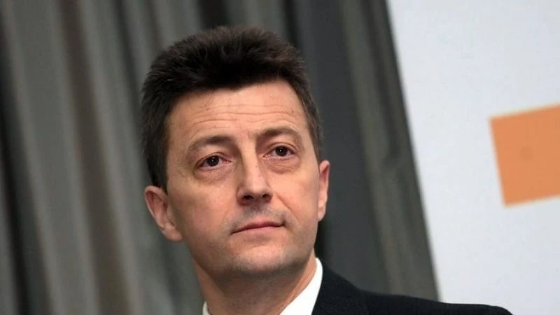 Петър Андронов: Таксите за обслужване в банковите клонове ще растат за сметка на онлайн банкирането