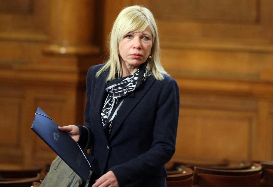Парламентът освободи Диана Саватева, за да стане зам.-кмет на Бургас