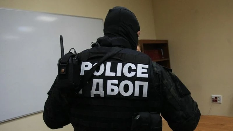 Задържаха изверги, споделяли брутални сцени със секс и насилие над бебета и деца