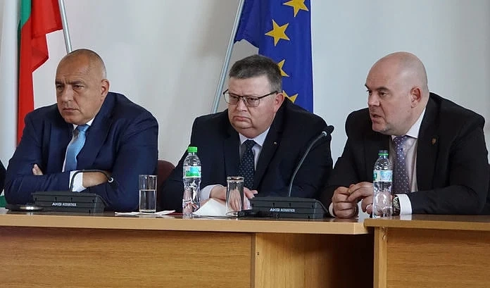 Кой ще разследва премиера Борисов