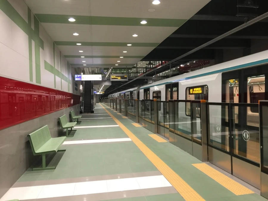 През април пускат метрото от \