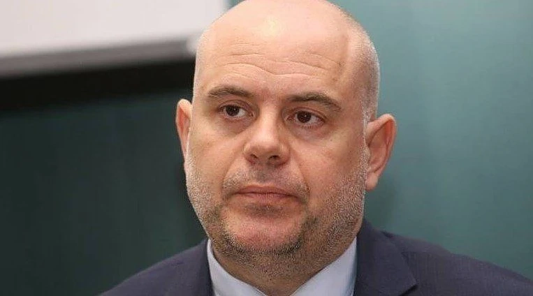 Гешев: Опитват се да съсипят прокуратурата, както Костов - следствието