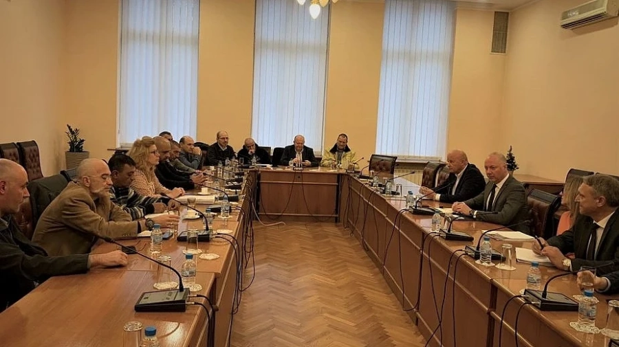 Таксиметровите шофьори поискаха от министъра на транспорта законодателни промени срещу „копърките“