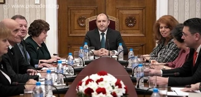 Президентът Румен Радев настоява за машинно гласуване 
