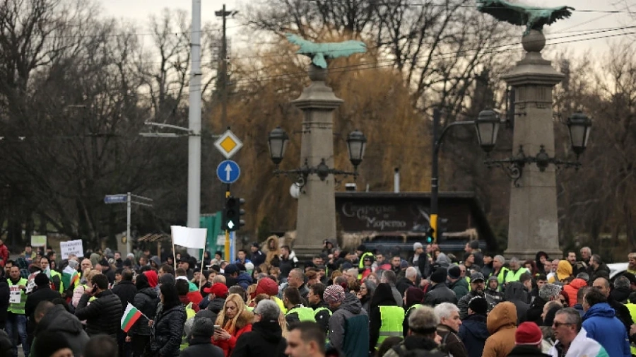 Представители на малкия и среден бизнес протестират в София и други градове