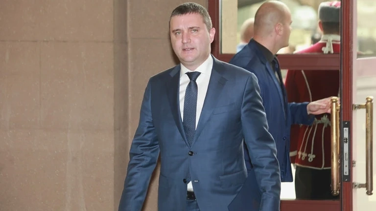 Отказваме се от Еврозоната, ако ни предложат друг курс на лева, категоричен Горанов