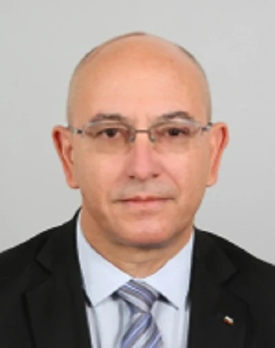 Министър Емил Димитров: Легалният бизнес за горене на отпадъци ще ни помогне да се справим с нелегалния