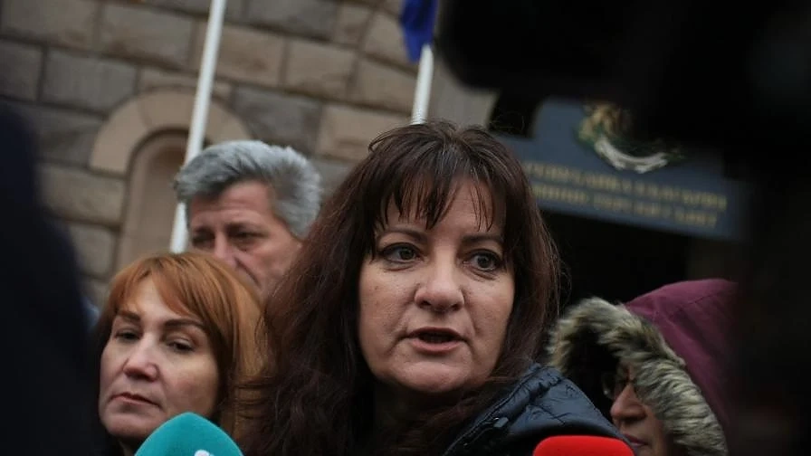 Майки на деца с увреждания искат оставката на Сачева, готвят протест