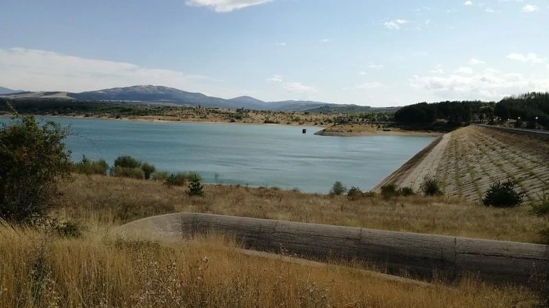 Язовир Дяково постави рекорд. 90% от водата му е източвана незаконно