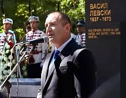 Президентът: Свободното слово, честните избори и разделението на властите са опорочени