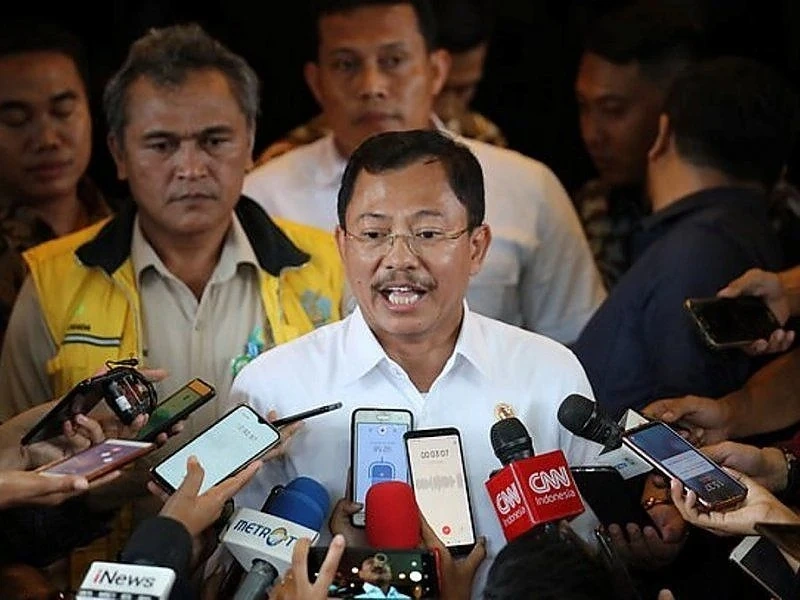 Индонезийците се пазят от коронавируса с молитви