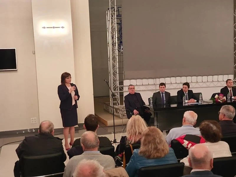 Нинова: Да покажем, че можем да направим честни избори в БСП, каквито искаме да са и националните