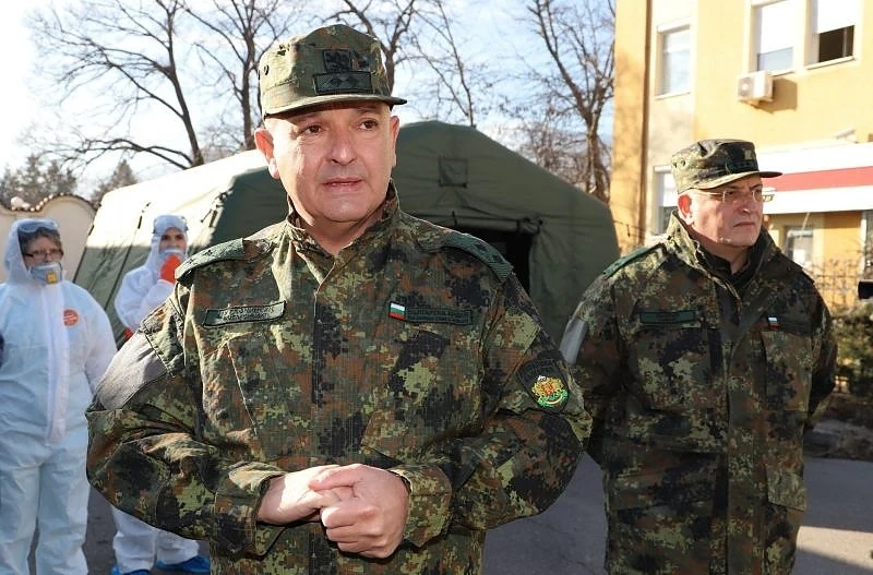 Двама души са постъпили през нощта във ВМА със съмнение за коронавирус