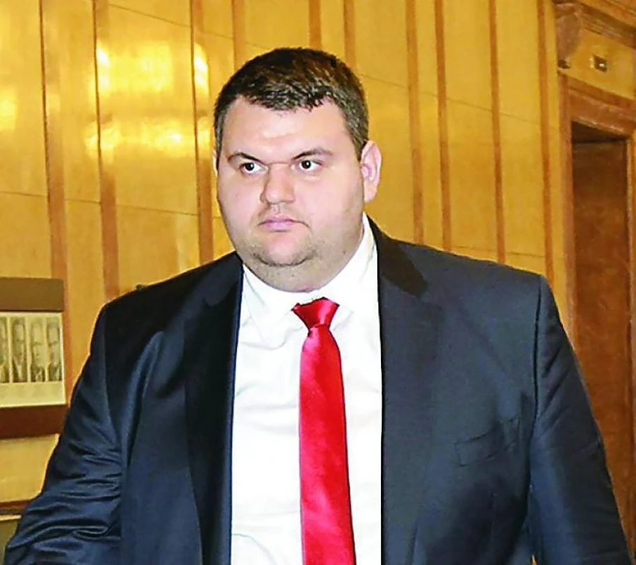 Екс-посланик в Москва: ВМРО не разбраха ли, че Гешев изпълнява поръчка на Пеевски да ги довърши!?