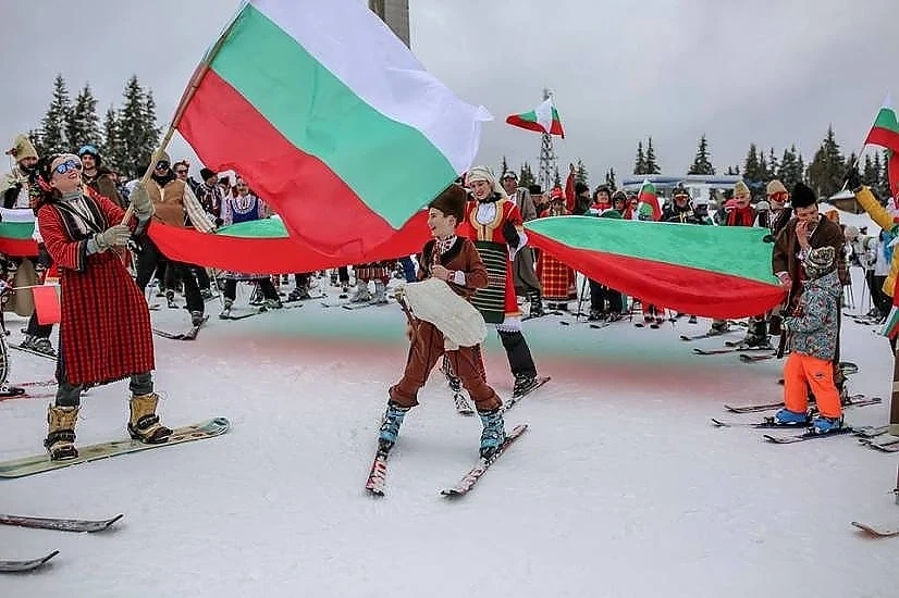 Скиори в носии ще развеят българското знаме на 3 март в Пирин