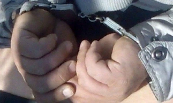 Селски кмет се забърка в гейскандал