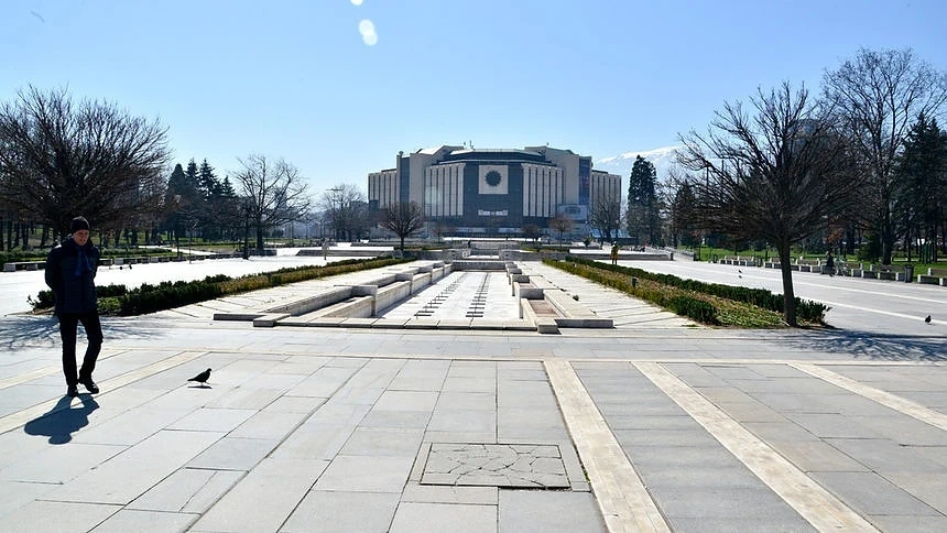 Спират всички пътувания